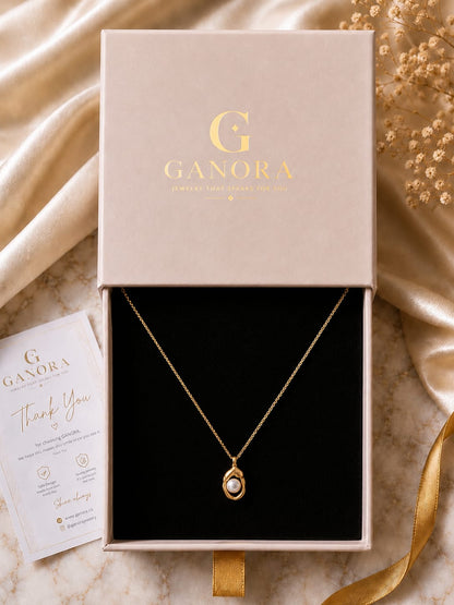 Luna Pearl Pendant Necklace